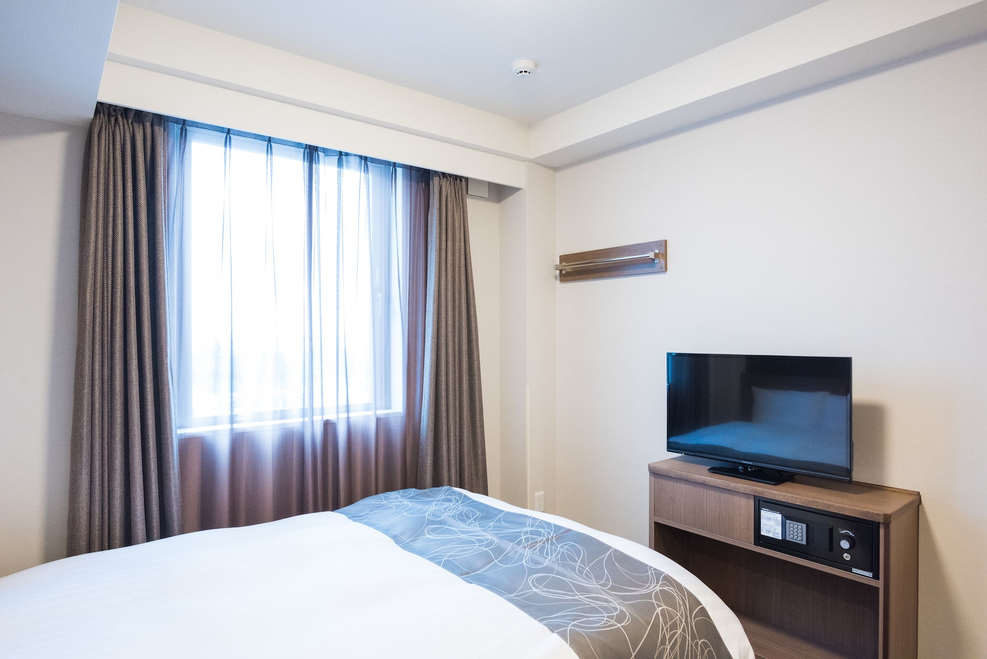 MODERATE, DOUBLE BED
