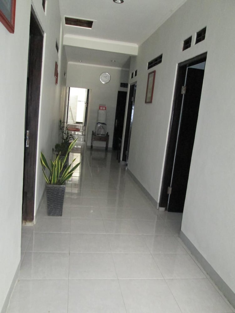 Elenor Apos S Home 10/48