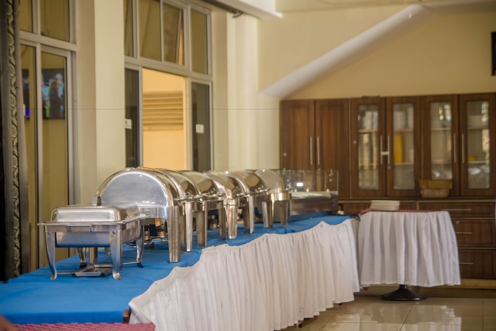 Grand Global Hotel 25/65