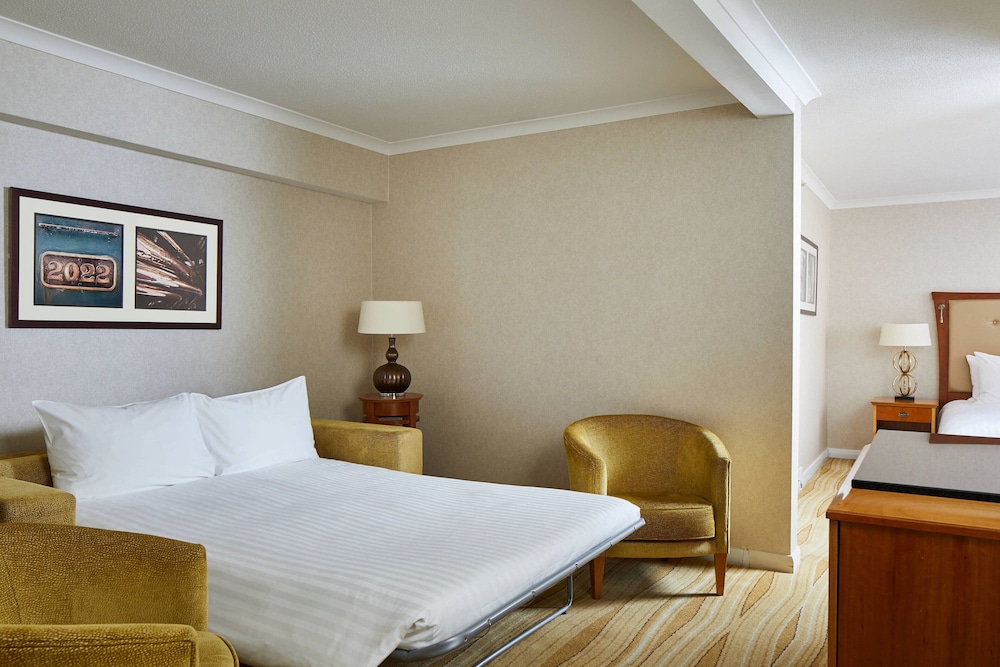 Delta Hotels by Marriott Swindon 6/33