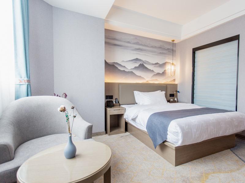 GreenTree Eastern Chizhou Changjiang Middle Road RT-Mart Hotel 21/45