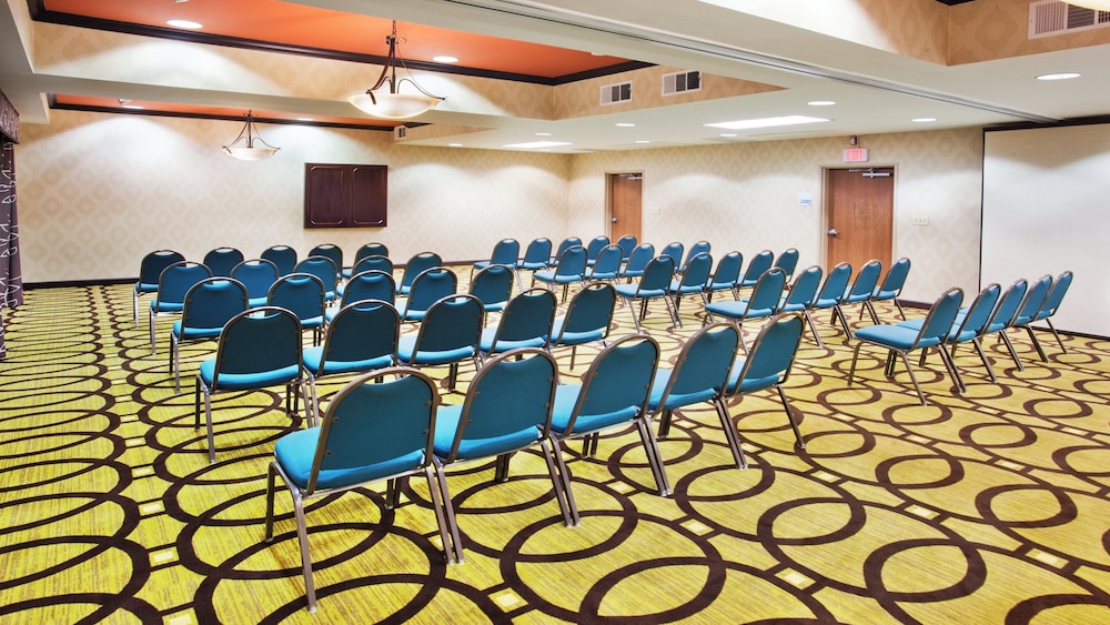 Holiday Inn Express Peachtree Corners Norcross 73/78