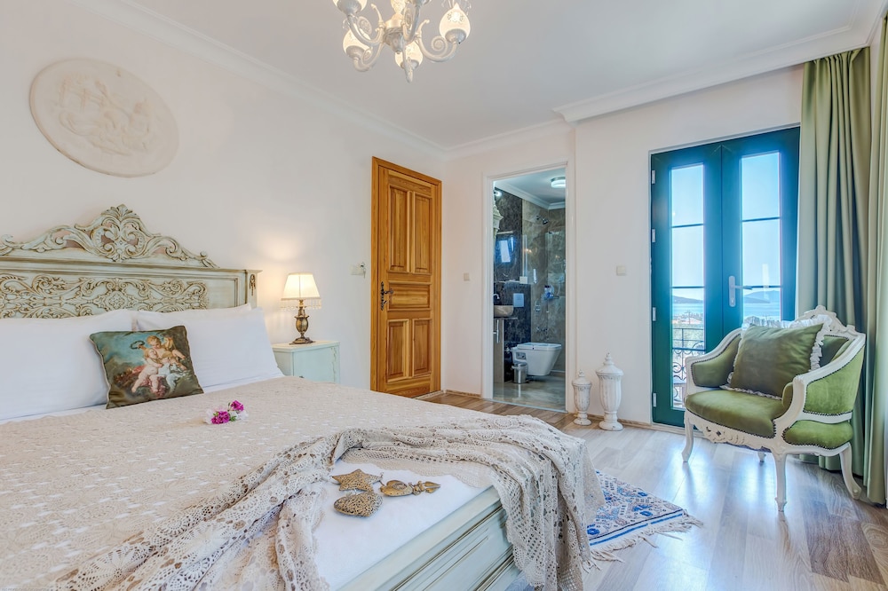 Cunda Esen Hotel 8/50