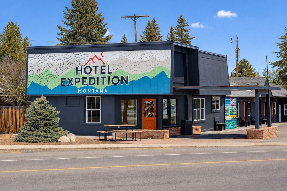 THE RED LODGE INN 2/50