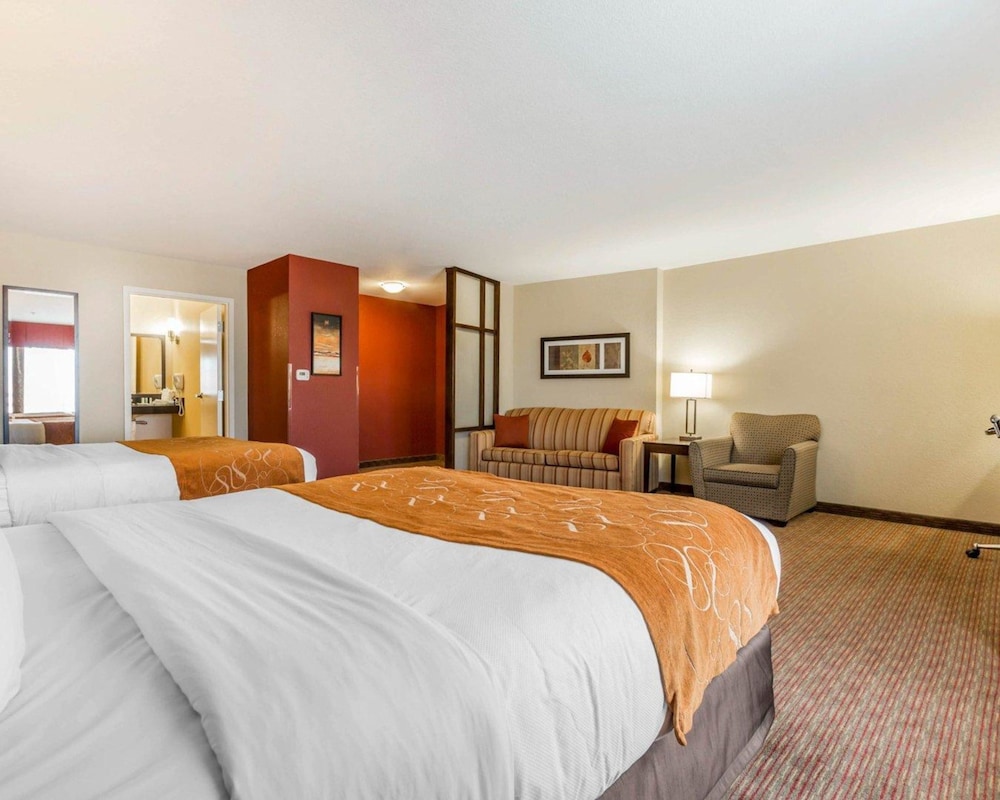 Comfort Suites Blythe, CA 11/49