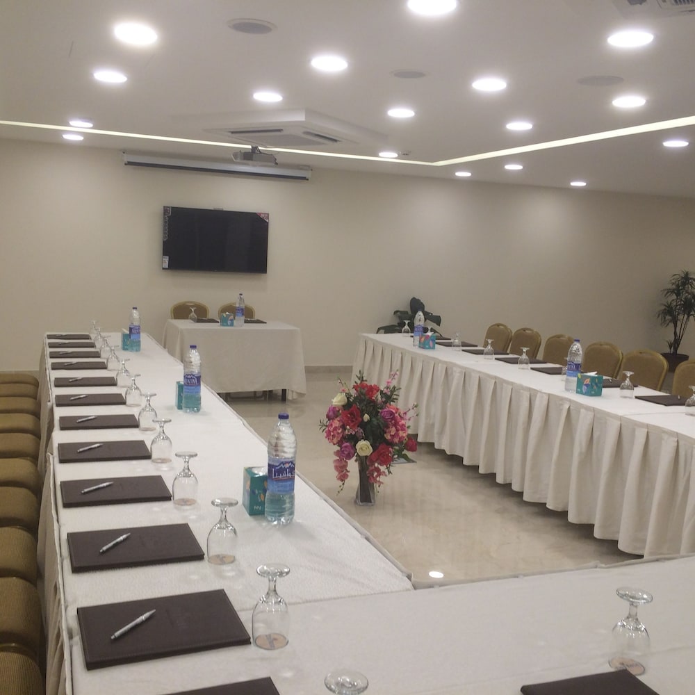 CITY ROSE HOTEL SUITES 60/67