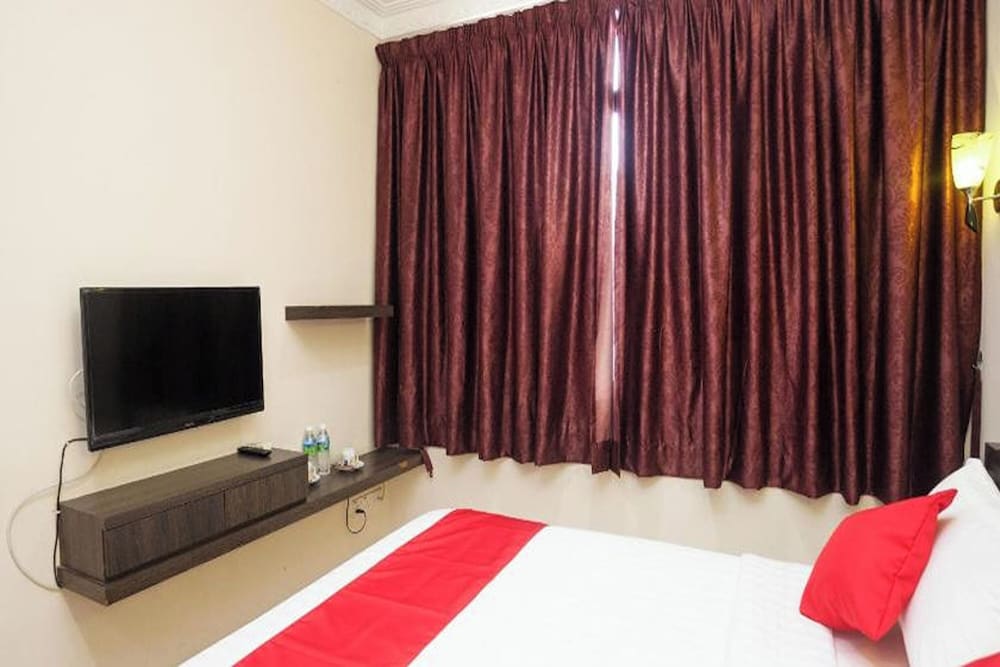 Hotel O T P Hotel 41/54