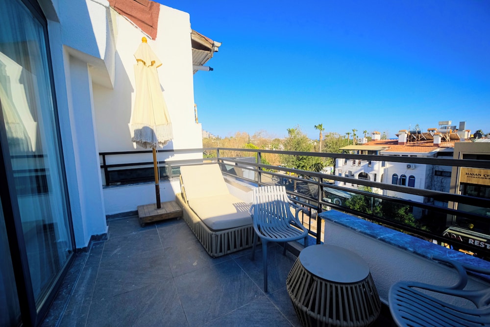 Deniz Hotel Konyaalti 75/94