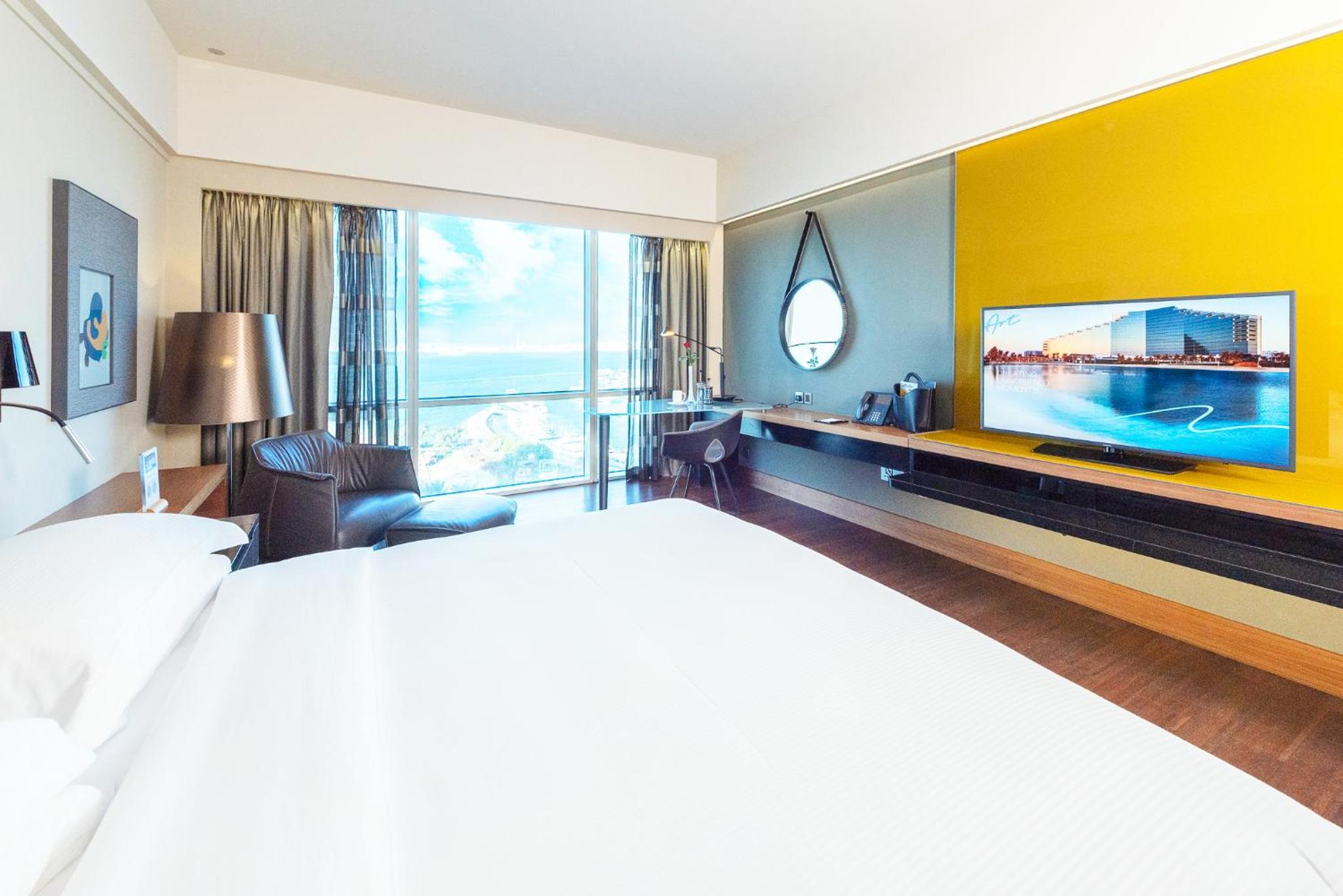 Art, King Bed, Sea View