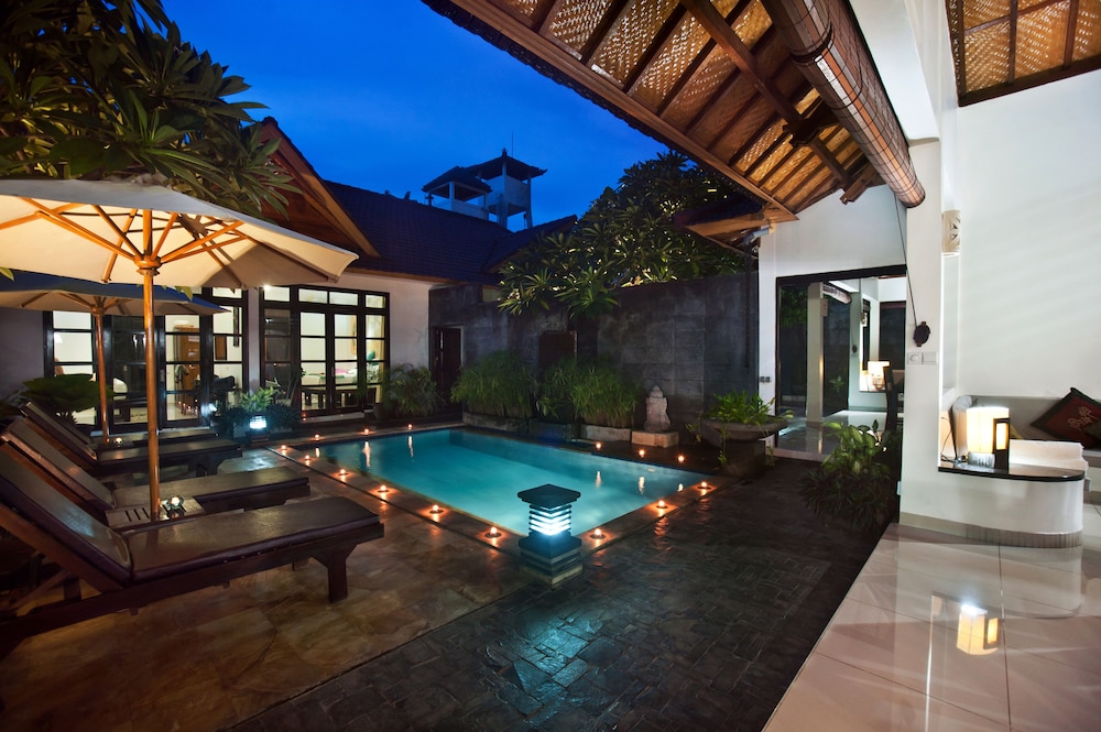 Villa Teman Lovina 12/35