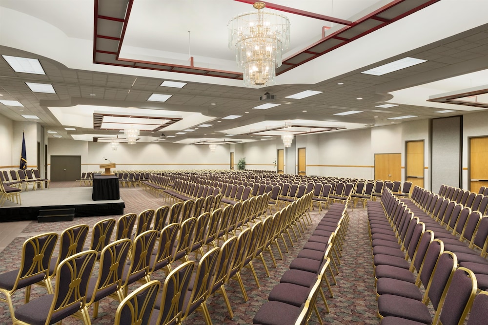 Best Western Plus Peppertree Nampa Civic Center Inn 42/47