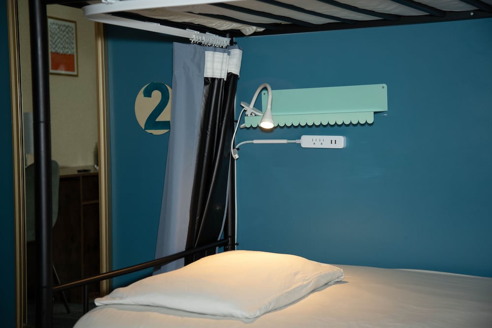 Lombard Motor Inn 24/47