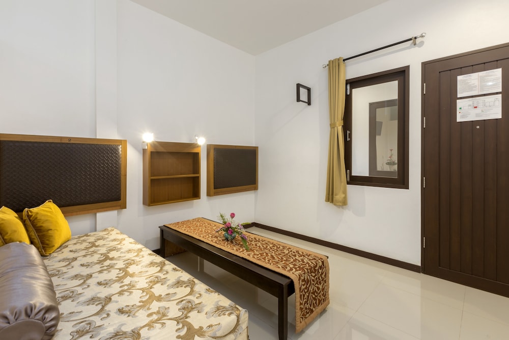 The Lantern Hostel Phuket 18/50