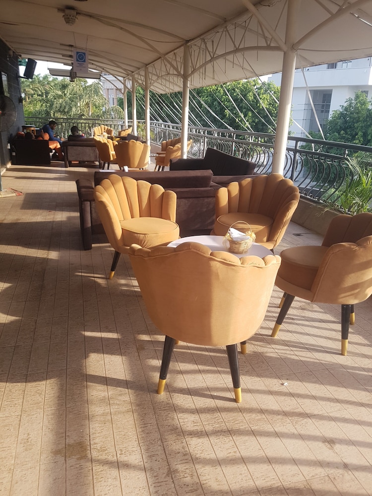 Zeina Suites Abuja 28/47