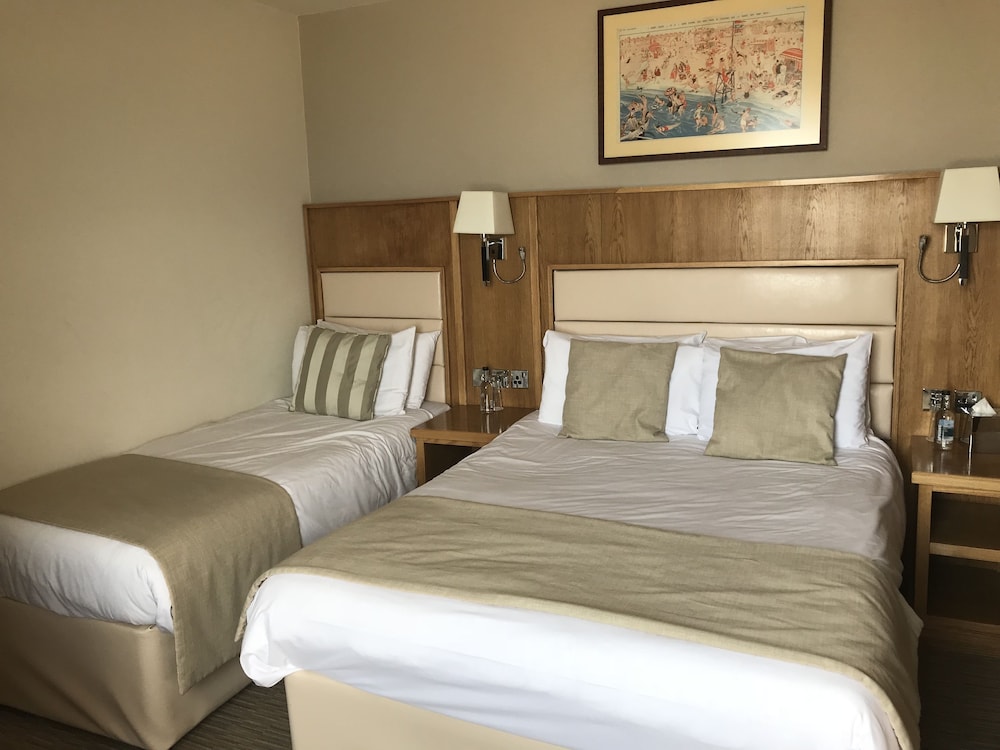Pier Hotel 14/50