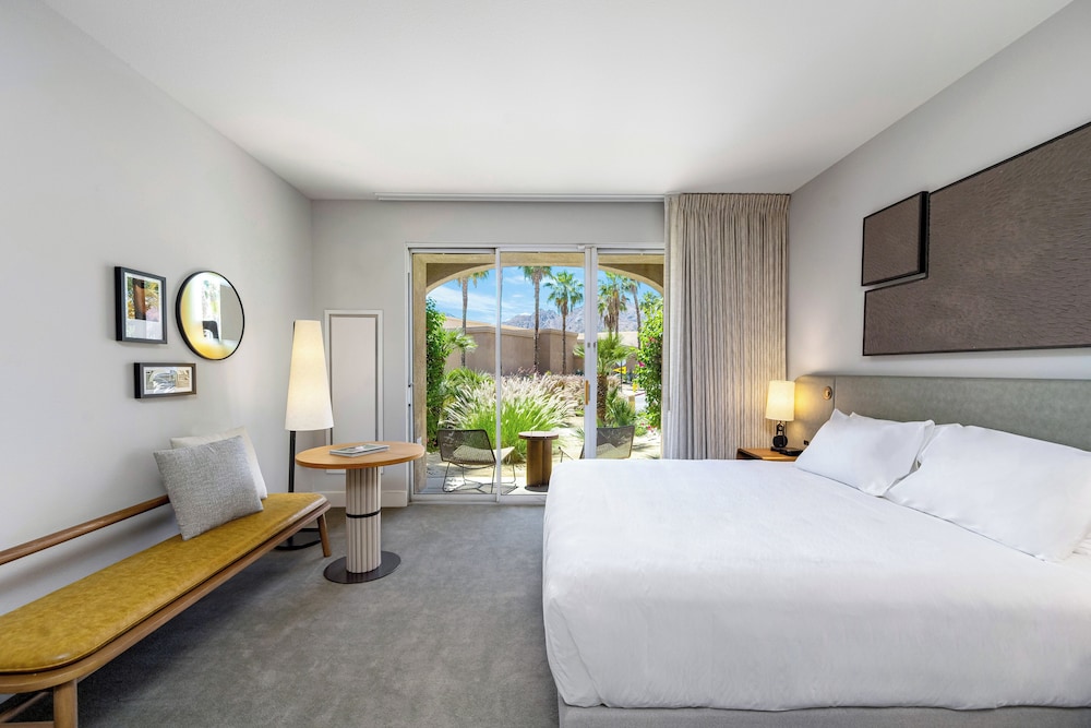 Room, 2 King Beds, Pool Access
