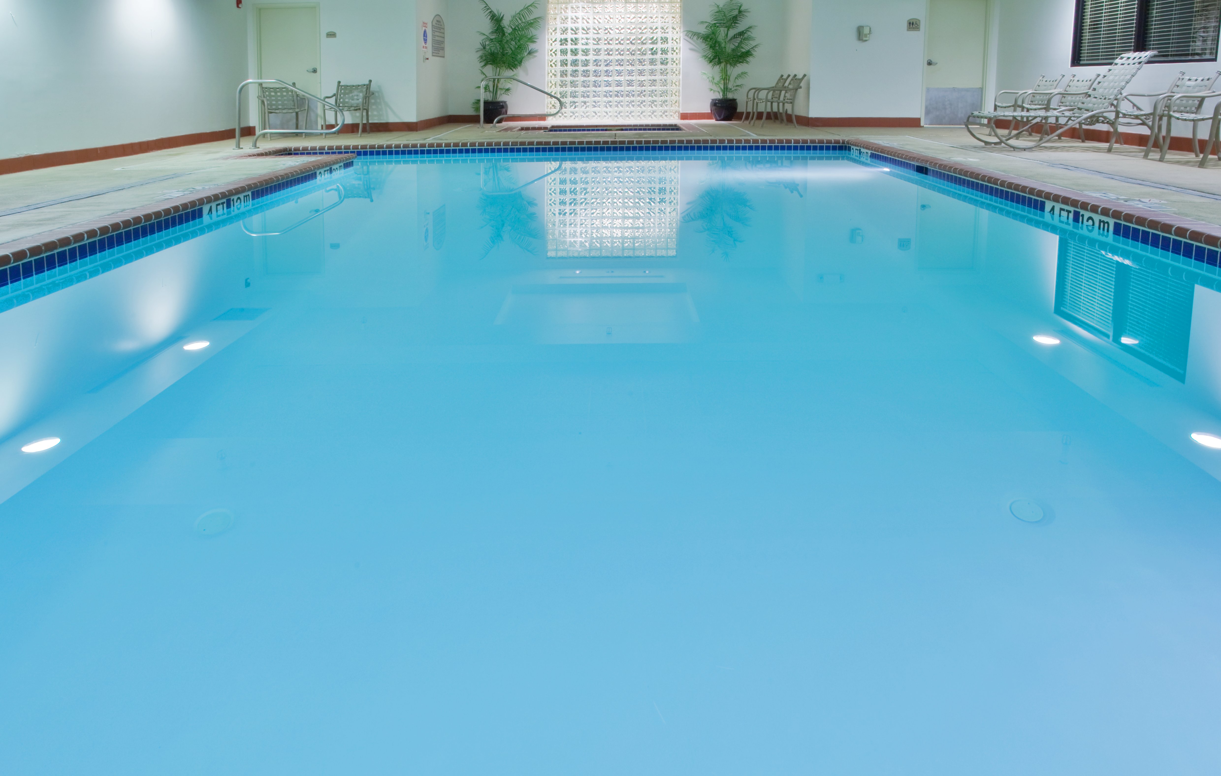 Holiday Inn Express Hotel And Suites Richmond North Ashland 10/50