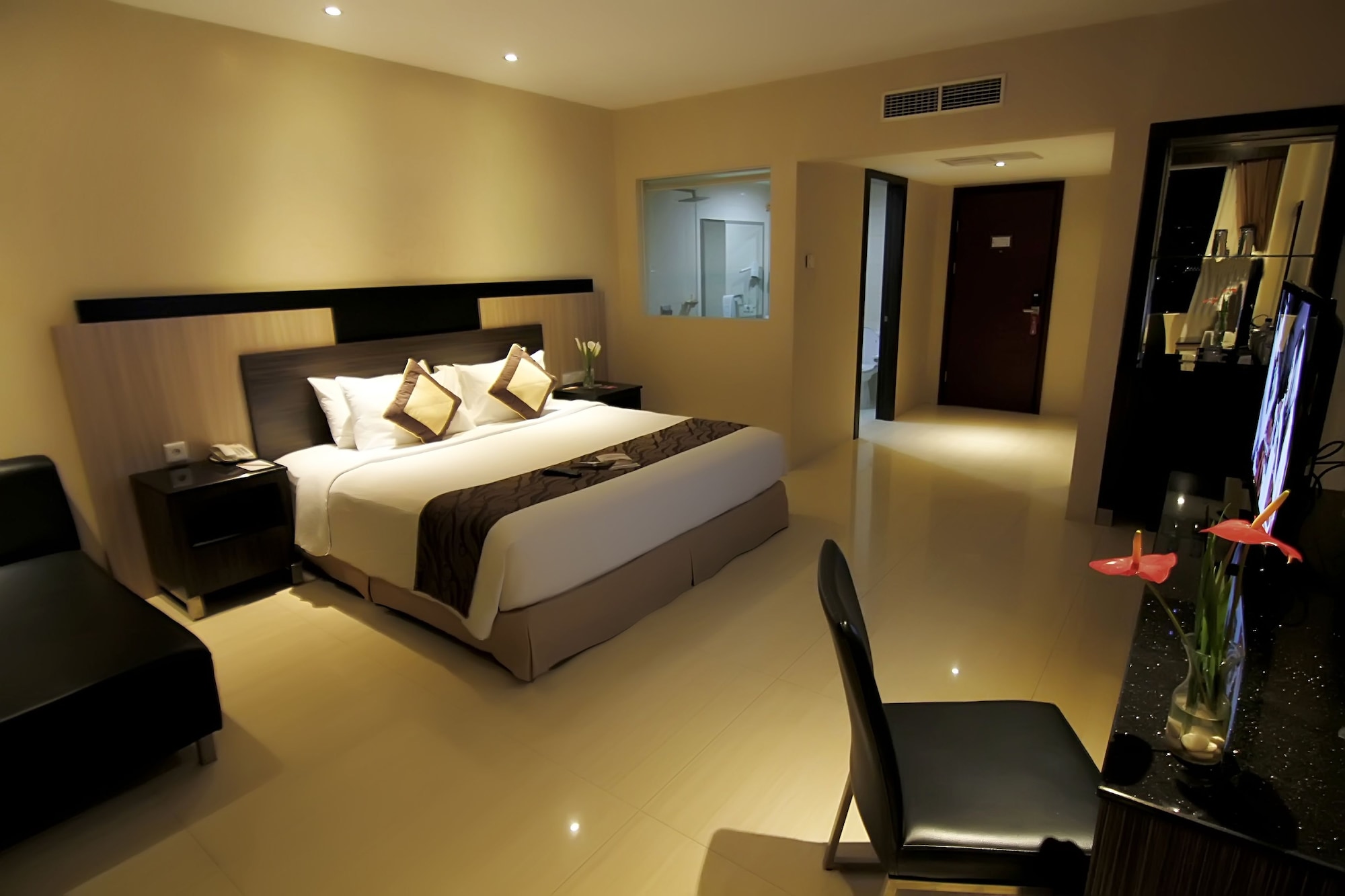 Executive, King Bed