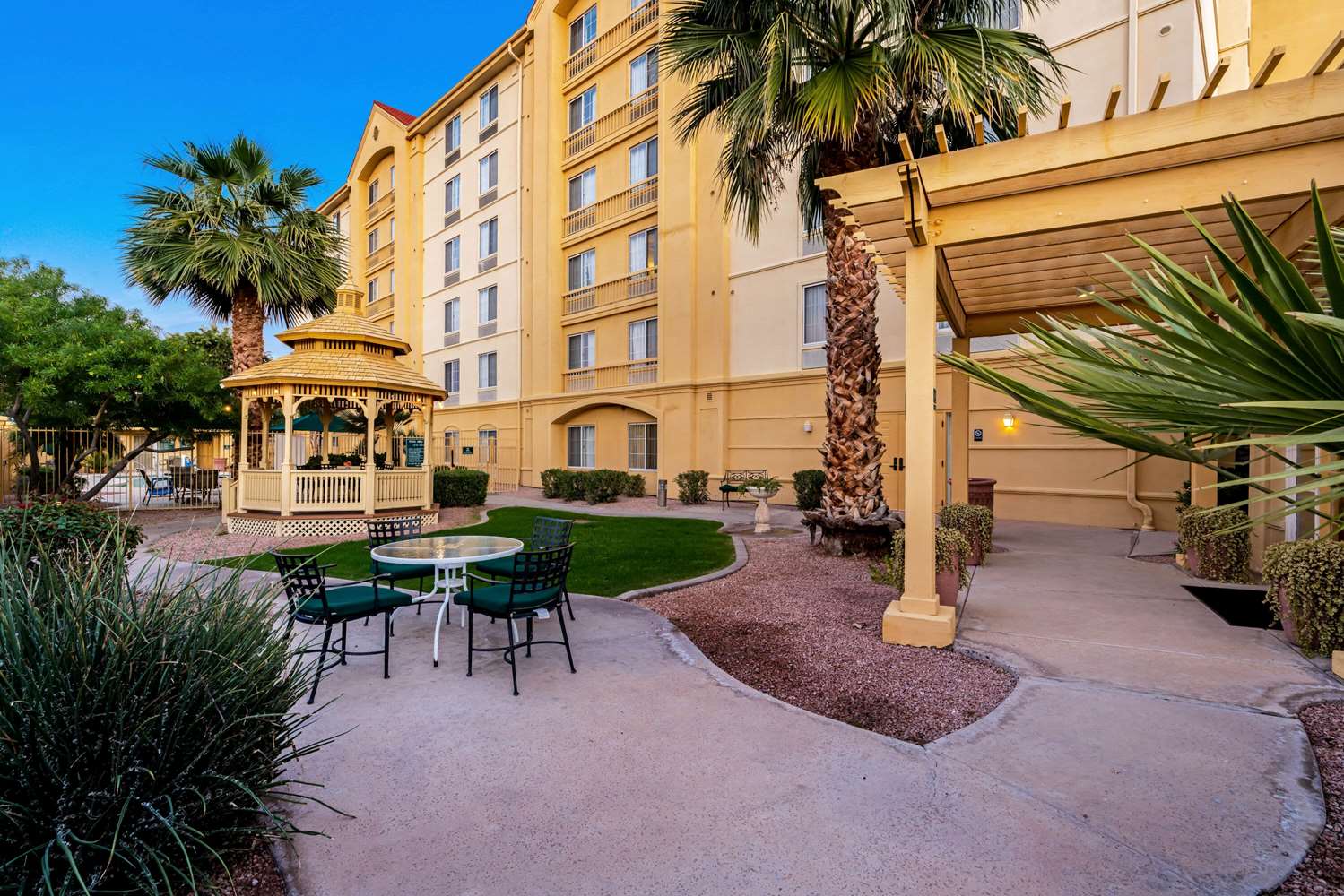 La Quinta Inn Suites By Wyndham Mesa Superstition Springs 45/52
