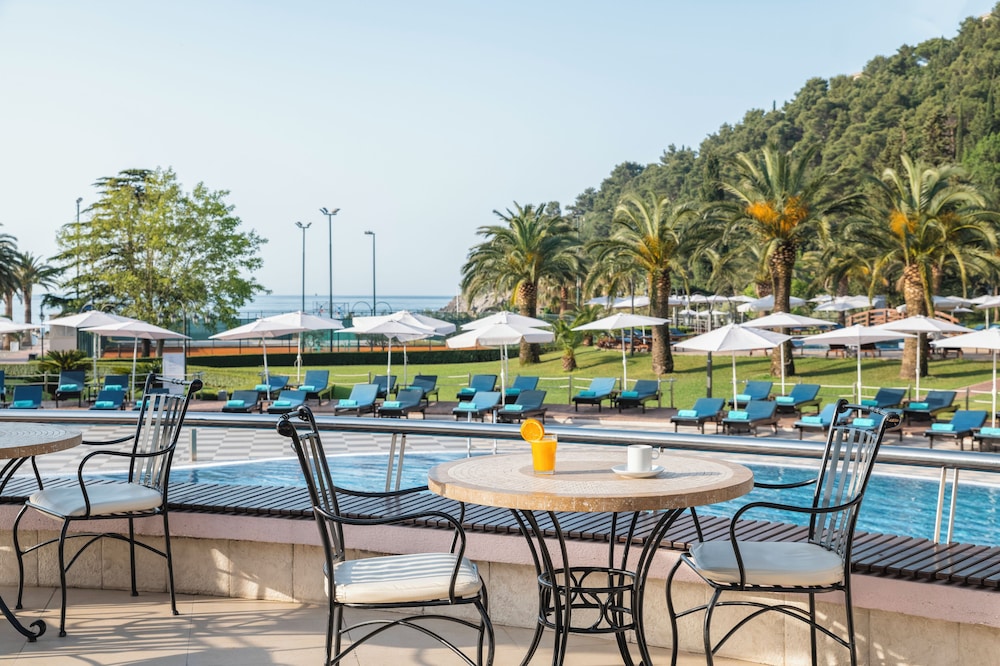 Iberostar Waves Bellevue 69/74