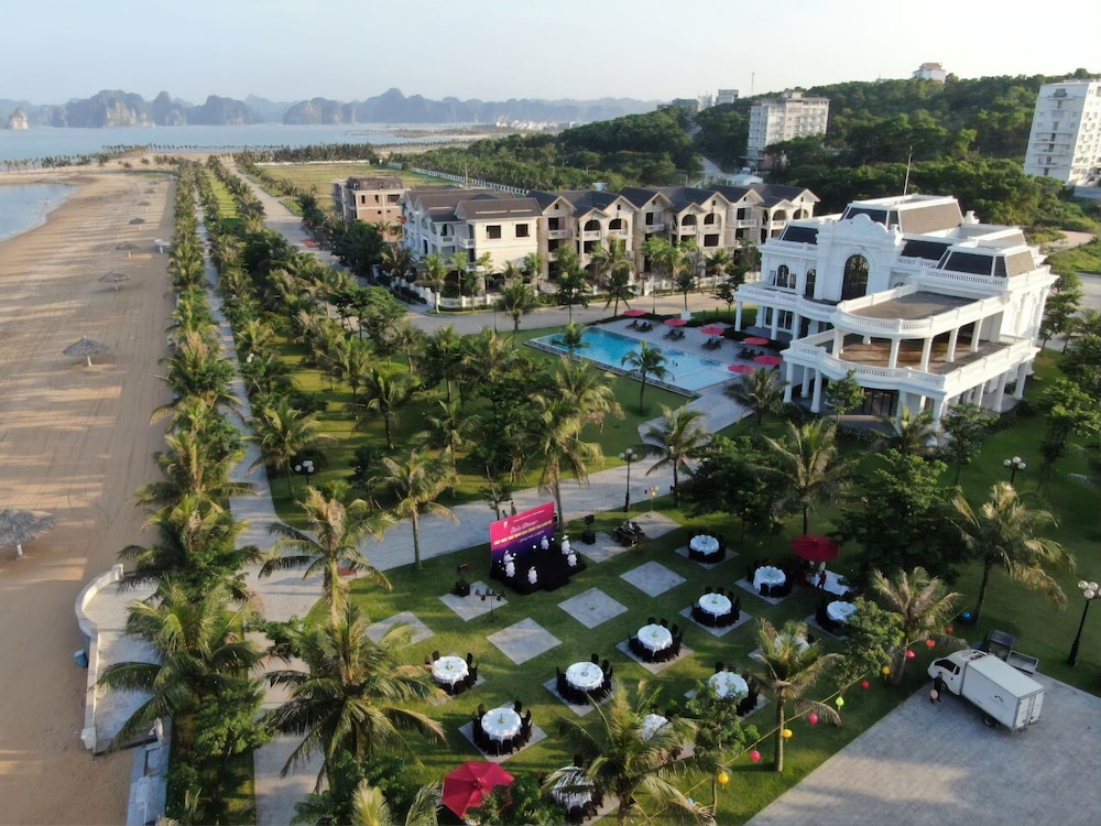 Paradise Suites Hotel 57/66