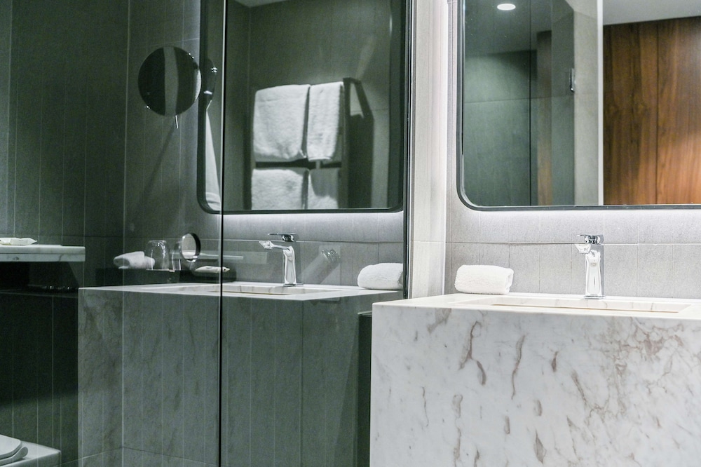 West Hotel Sydney Curio Collection By Hilton 29/80