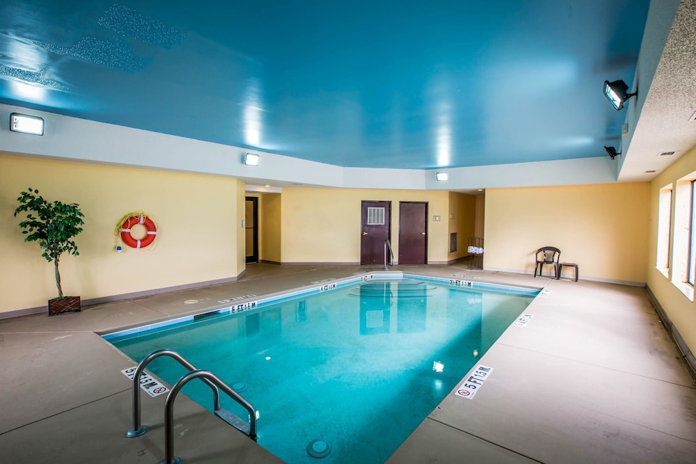 Quality Inn Franklin, NC 4/32