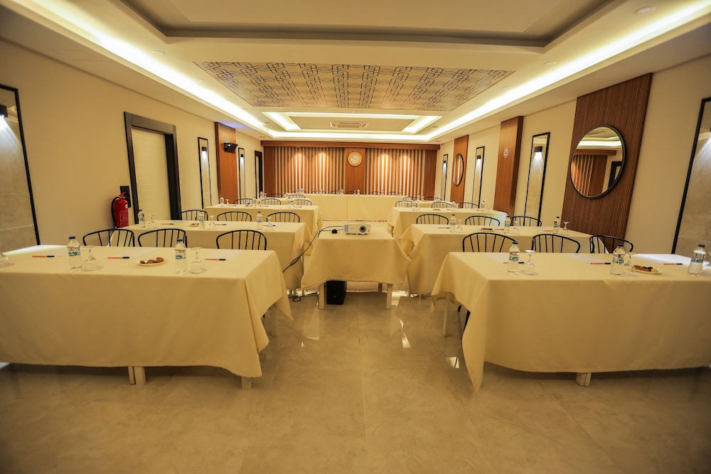 Antalya Business Hotel 42/54