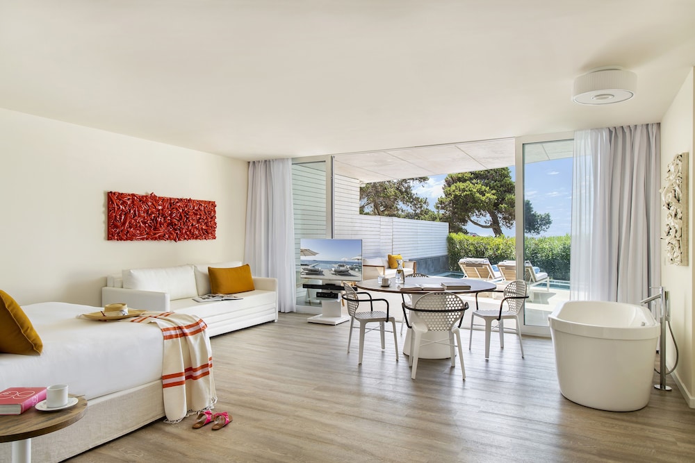 ME Ibiza - The Leading Hotels of The World 62/80