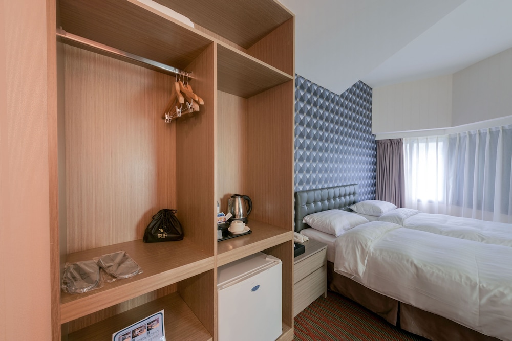 Rf Hotel 73/74
