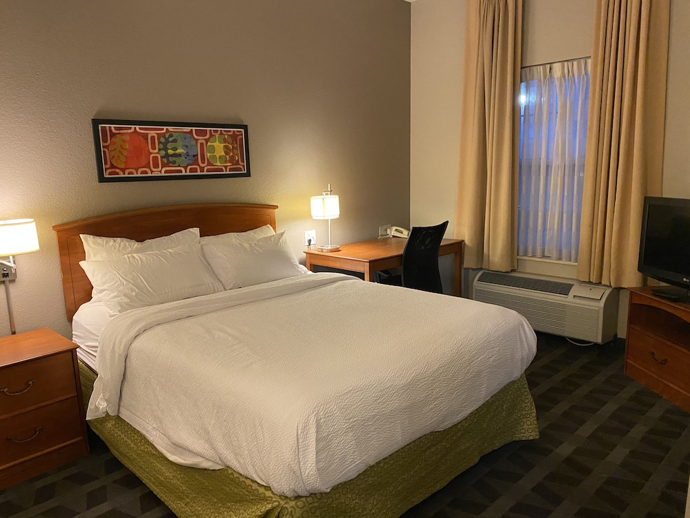 MainStay Suites Middleburg Heights Cleveland Airport 7/42