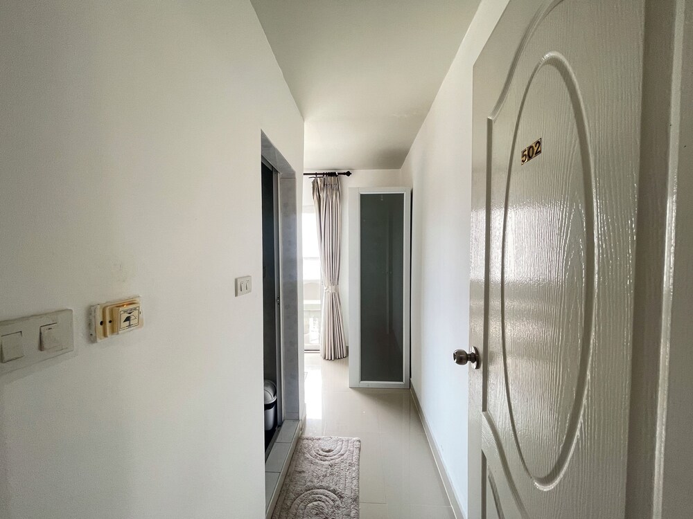 W-9 Hotel 49/73