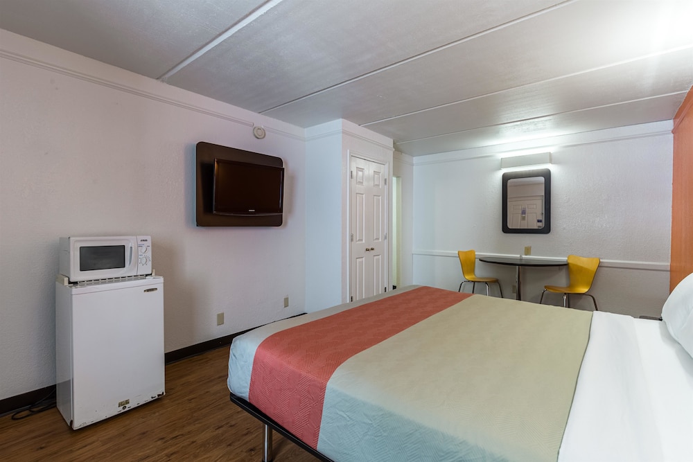 Motel6 Baytown, TX - Garth Rd 20/63