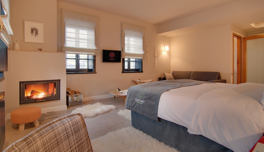 1 BEDROOM, SUPERIOR, MOUNTAIN VIEW, ACCESSIBLE