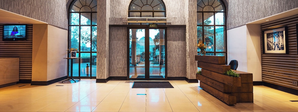 Sunsquare Montecasino 38/66