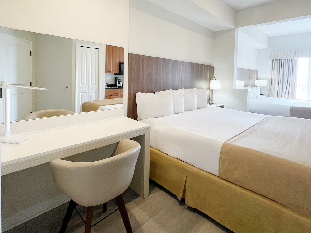 The Point Hotel & Suites 39/75