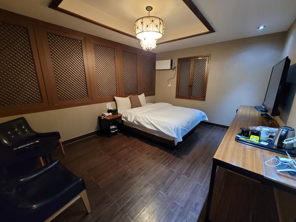 Hotel Tj 9/22