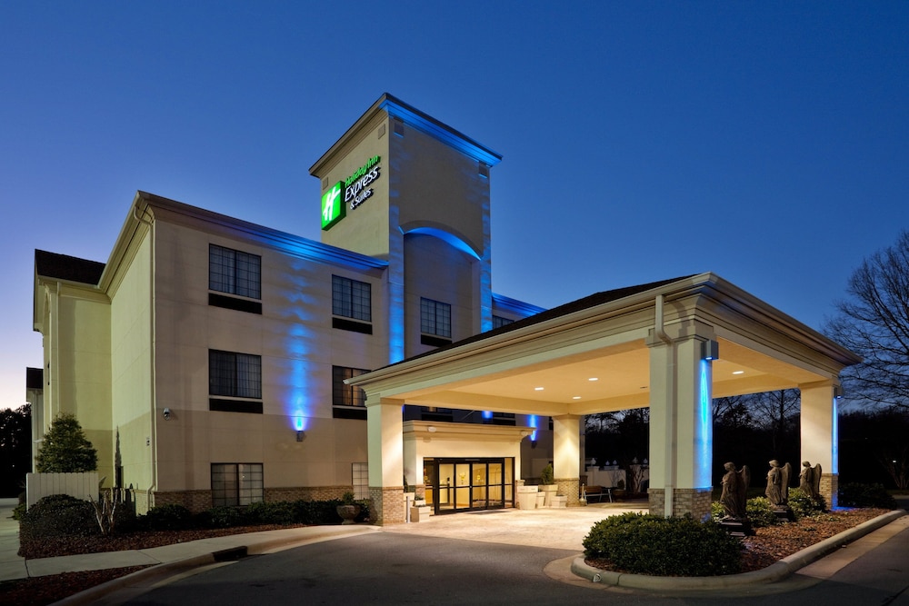Holiday Inn Express Suites Albemarle 1/51