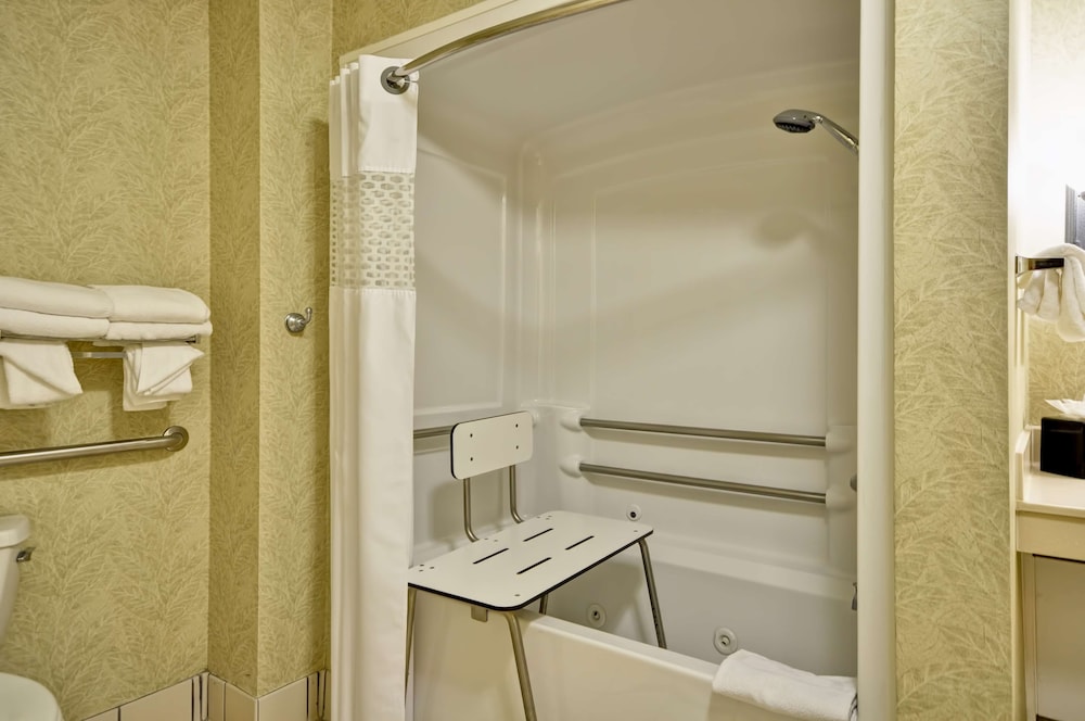 Hampton Inn Suites Charleston West Ashley 15/56