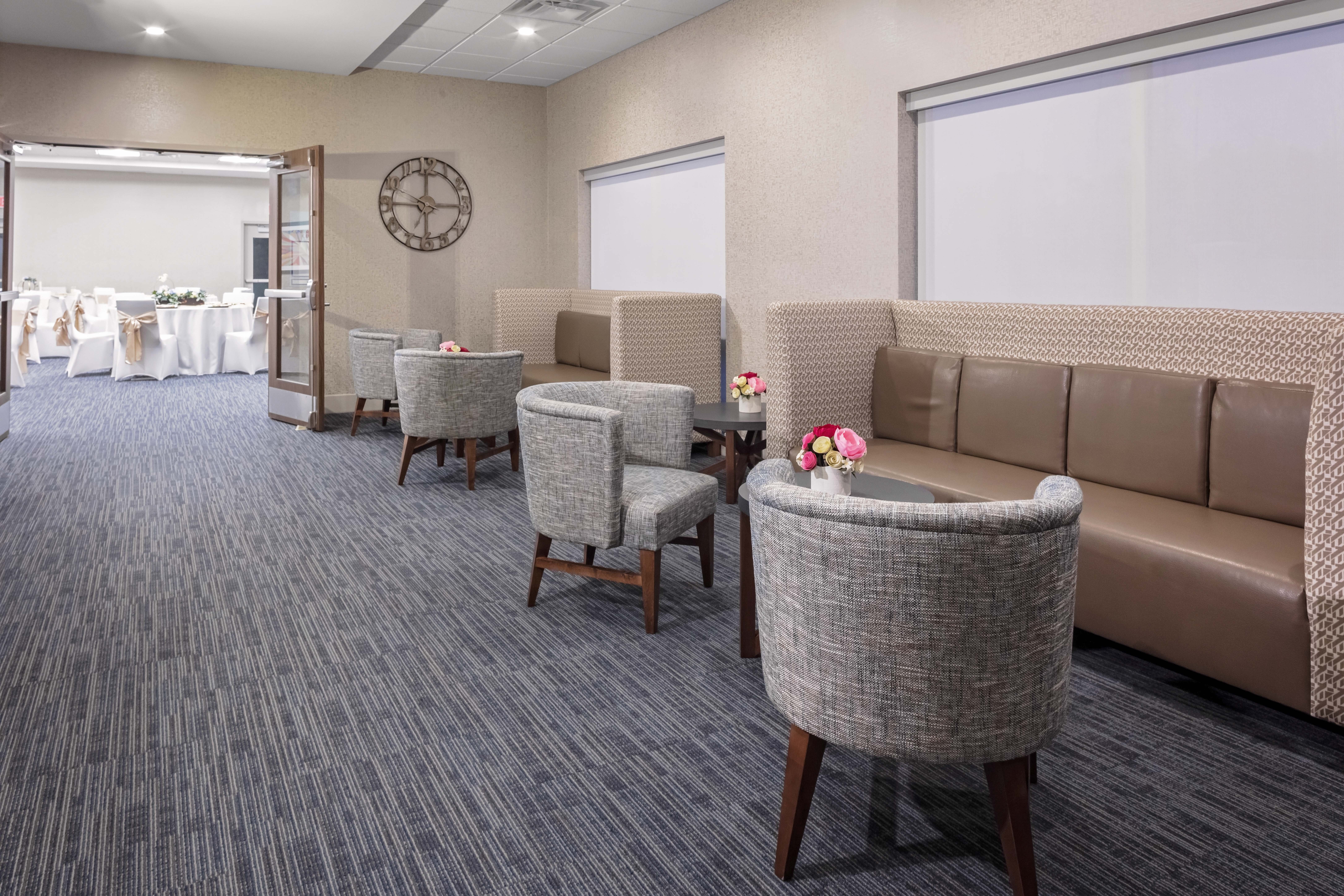 Holiday Inn Express & Suites Madison 32/59