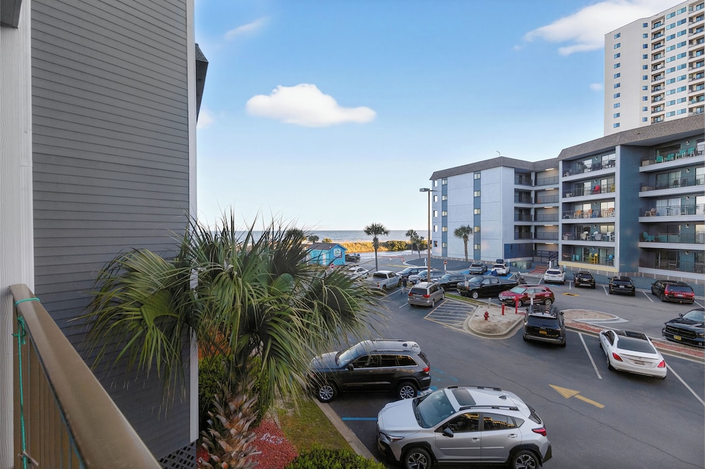 Myrtle Beach Resort by Beach Vacations 78/79