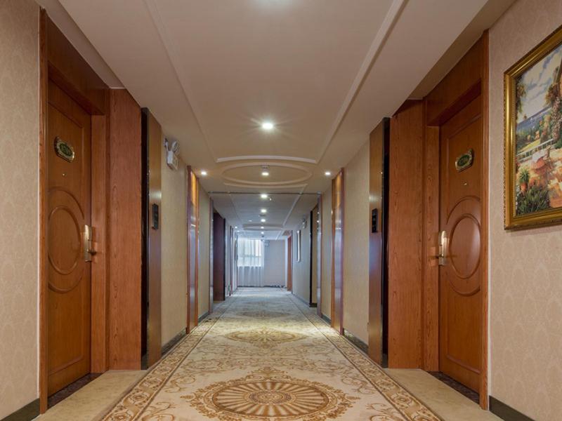 Vienna Hotel (Huizhou Zhongkai Chenjiang Avenue) 19/25