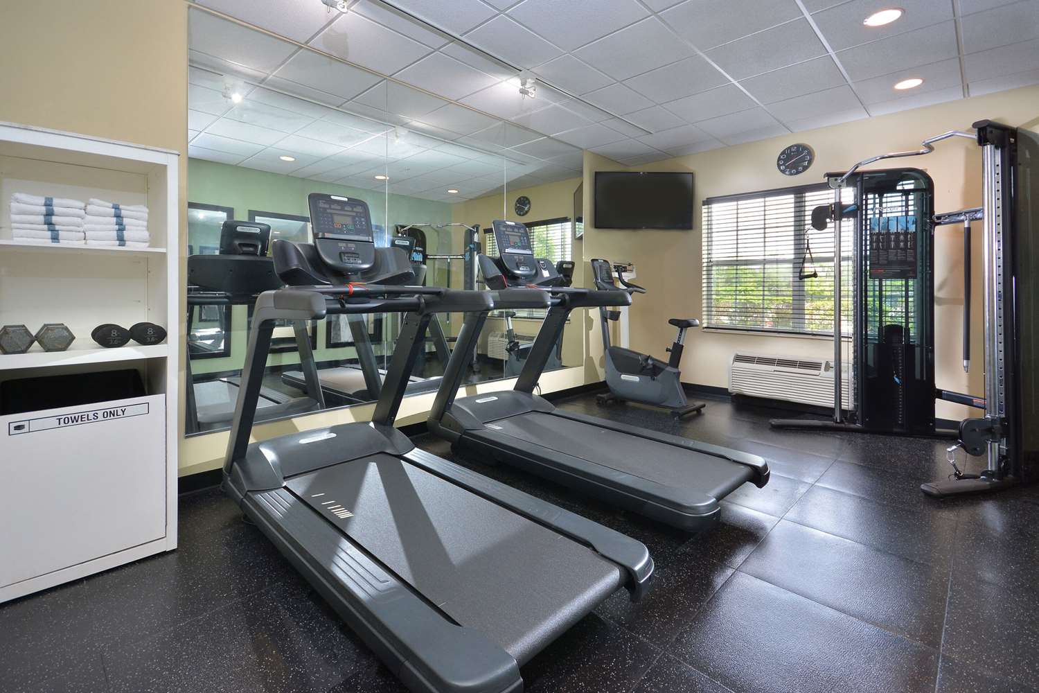 Country Inn & Suites by Radisson, Asheville West near Biltmore 7/12