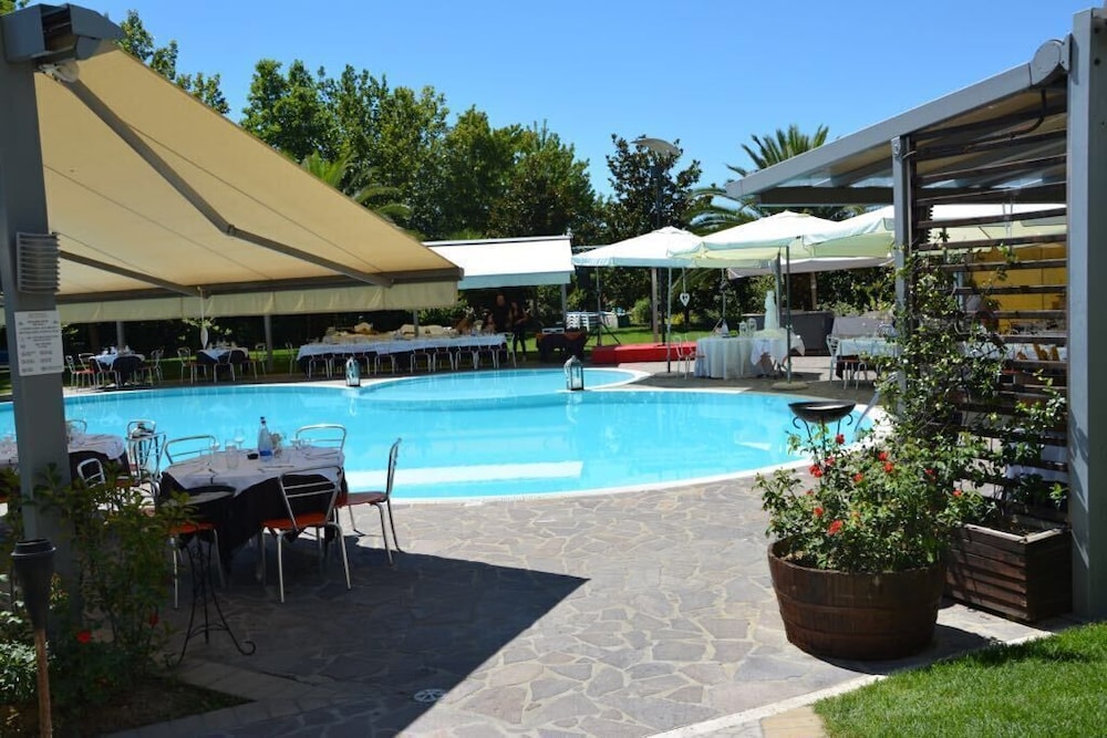 Hotel Restaurant Dragonara 63/65