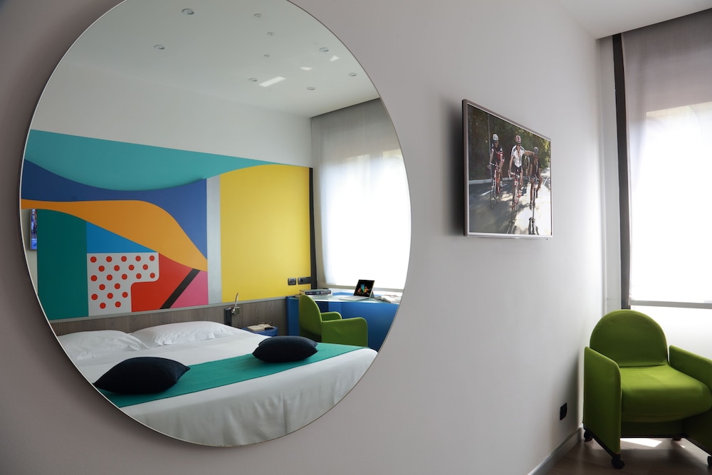 Mediolanum Hotel 7/71
