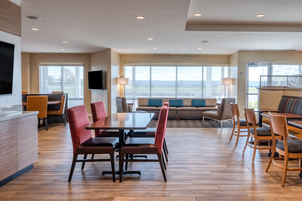 TownePlace Suites by Marriott Indianapolis Airport 48/63
