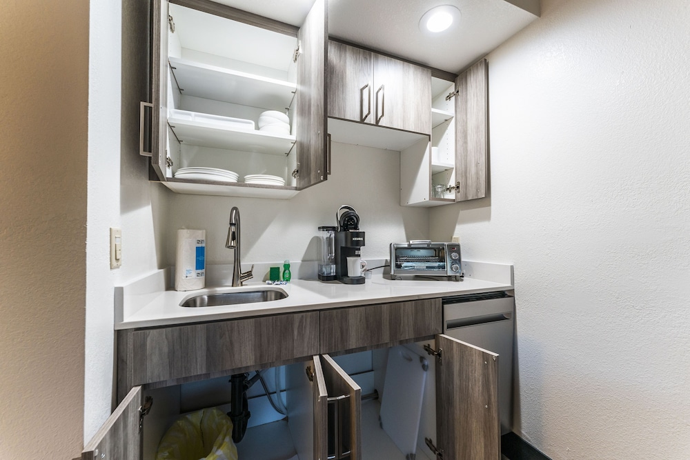 Metro Tempe Extended Stay 55/55