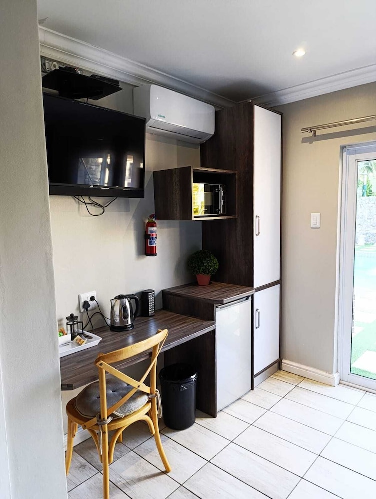 Reef View Bnb 6/50