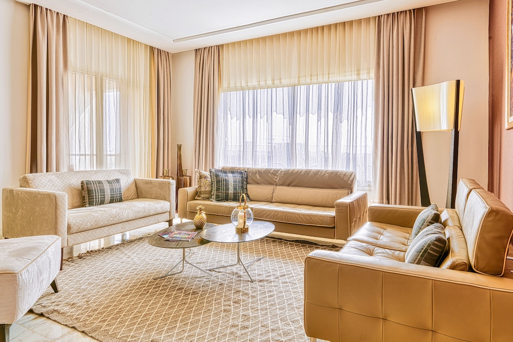 ADAM Hotel Suites 35/59