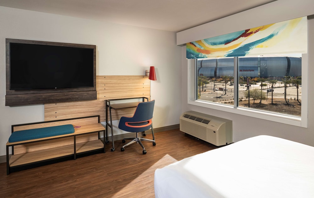 Tru By Hilton Phoenix Glendale Westgate 43/45